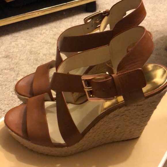 Sandals - Picture 2 of 8